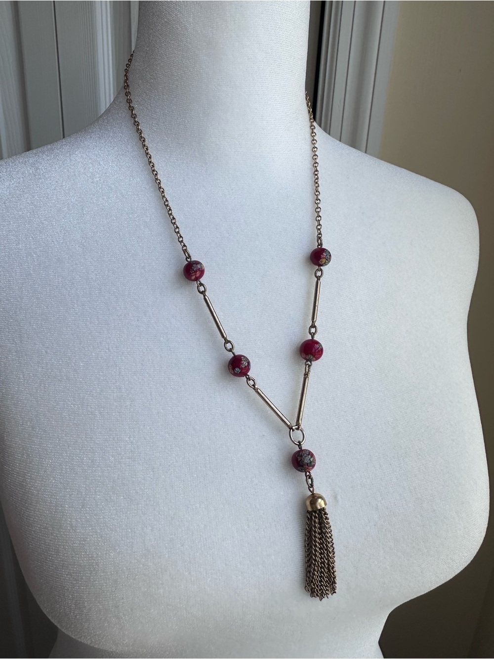 Sarah Coventry Gold-tone Necklace with Red Beads and Tassel - Picture 8 of 13